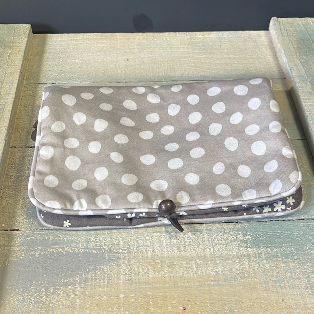 Thirty one Foldable makeup bag
